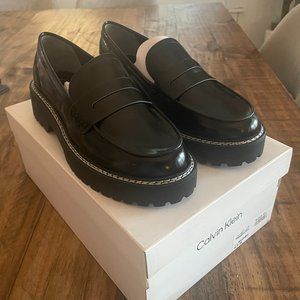 NWT Calvin Klein Suzie Loafer Color Black